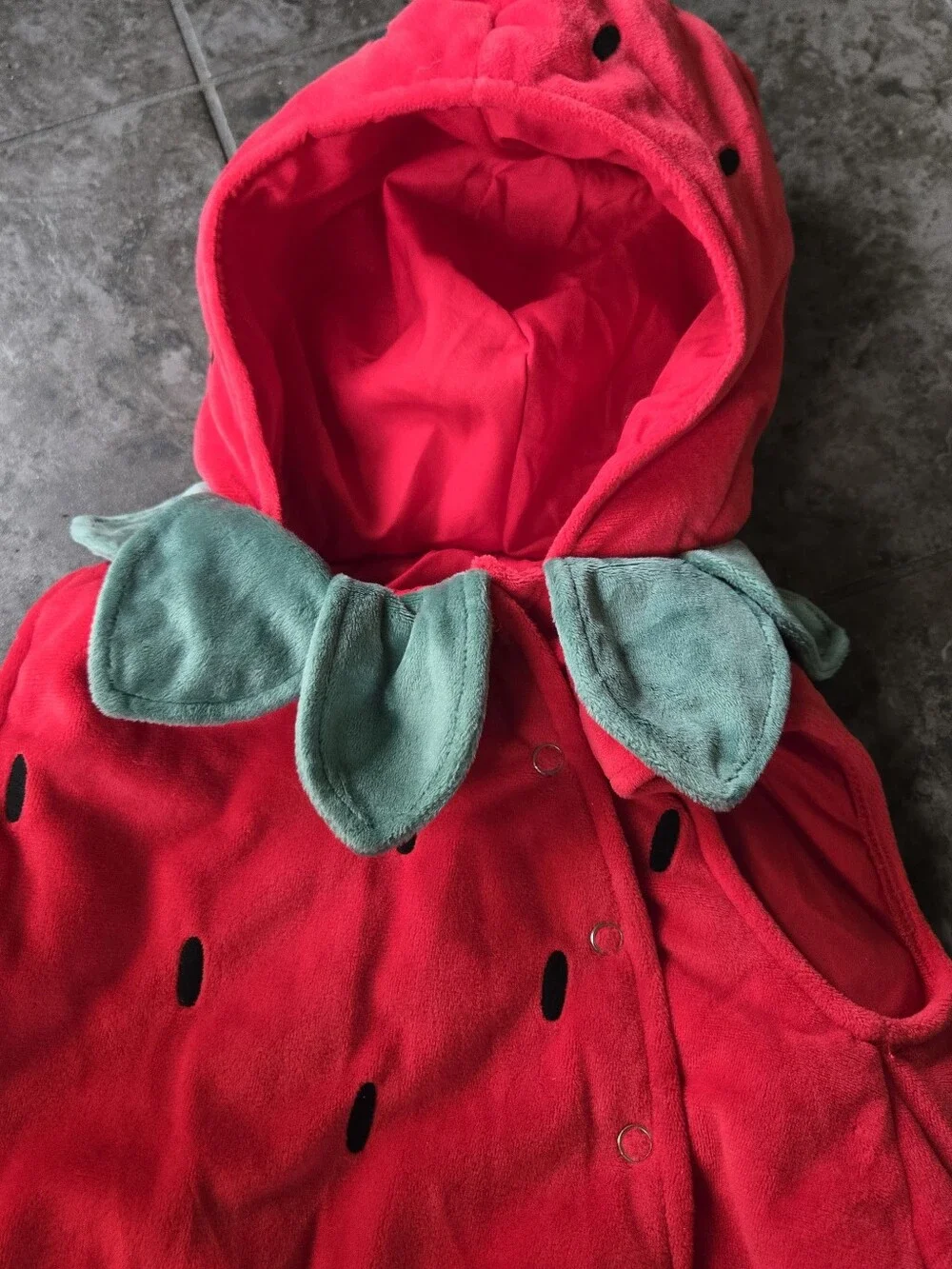 Pottery Barn Kids Strawberry Halloween Costume Snap Baby Onesie 12-24 Months